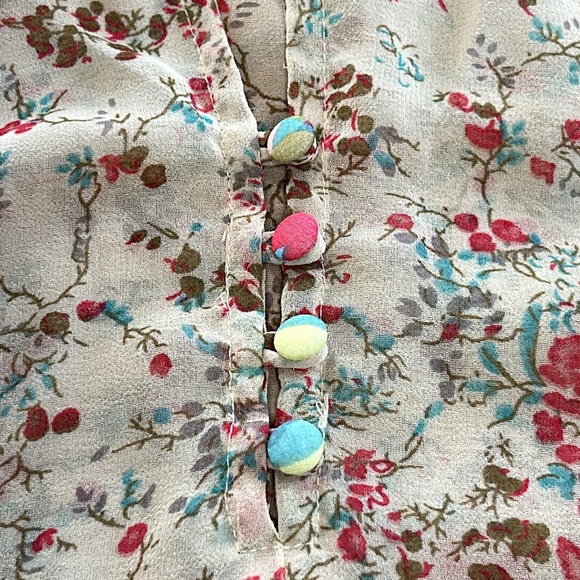 BKE Boutique polyester floral top. Size Small. Good condition. - Picture 4 of 9